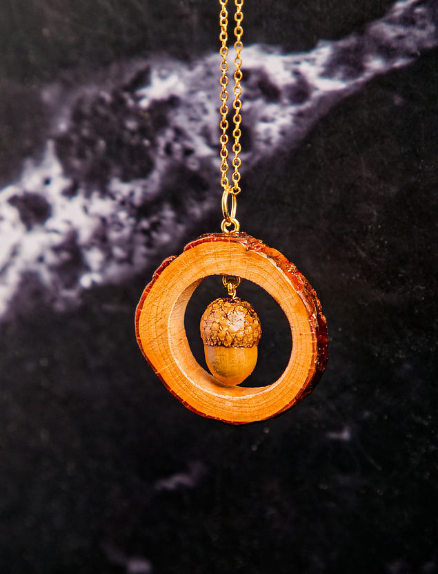 Acorn in Oak Pendant PA-6