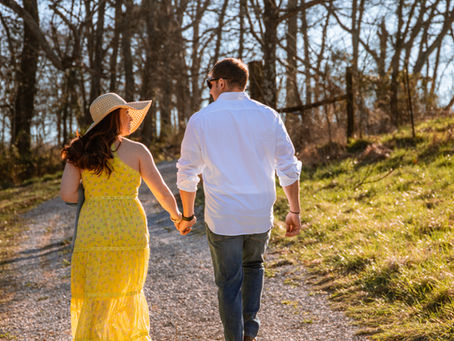 8 Cute Engagement Photo Outfits From Things You Already Have In Your Closet