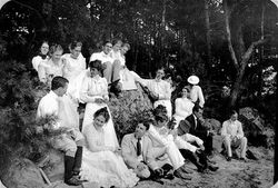 31a, group picture on beach
