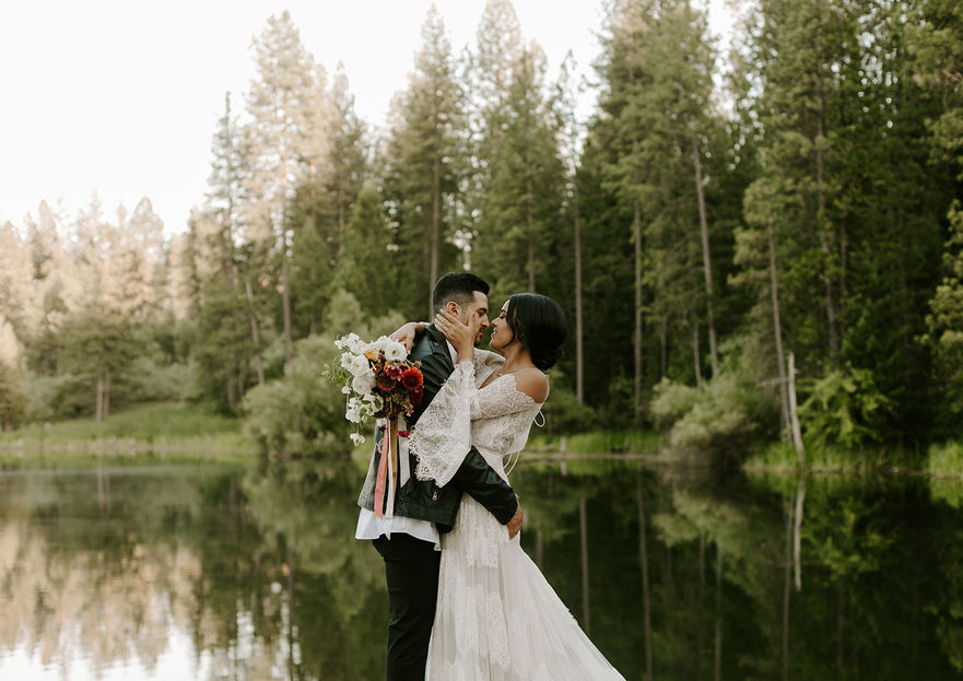golden hour, the lake at apple hill, placerville weddings, sacramento wedding coordinator, forest wedding, boho wedding, california wedding, wedding updo