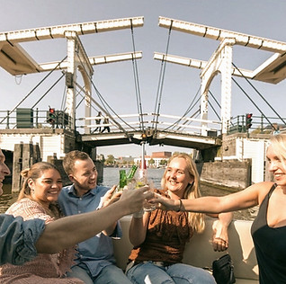 Group canal cruise amsterdam, heated boat, open air boat