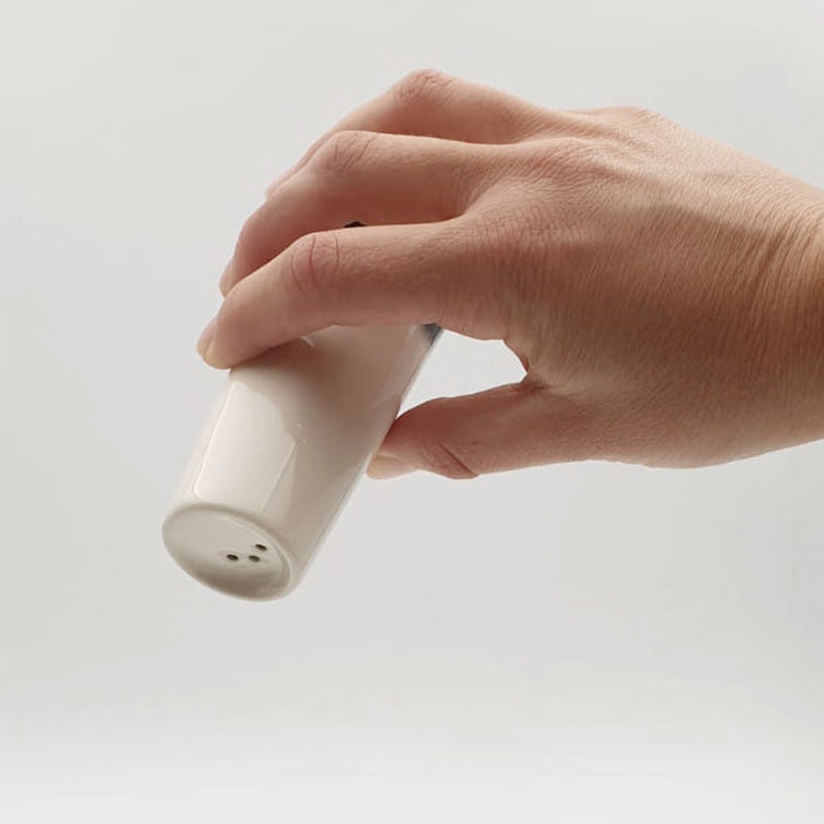 תמונה ממוזערת: Salt and pepper, modern minimalist ceramics, ceramic salt and pepper shakers, dinner table, kitchenware, Handmade ceramics