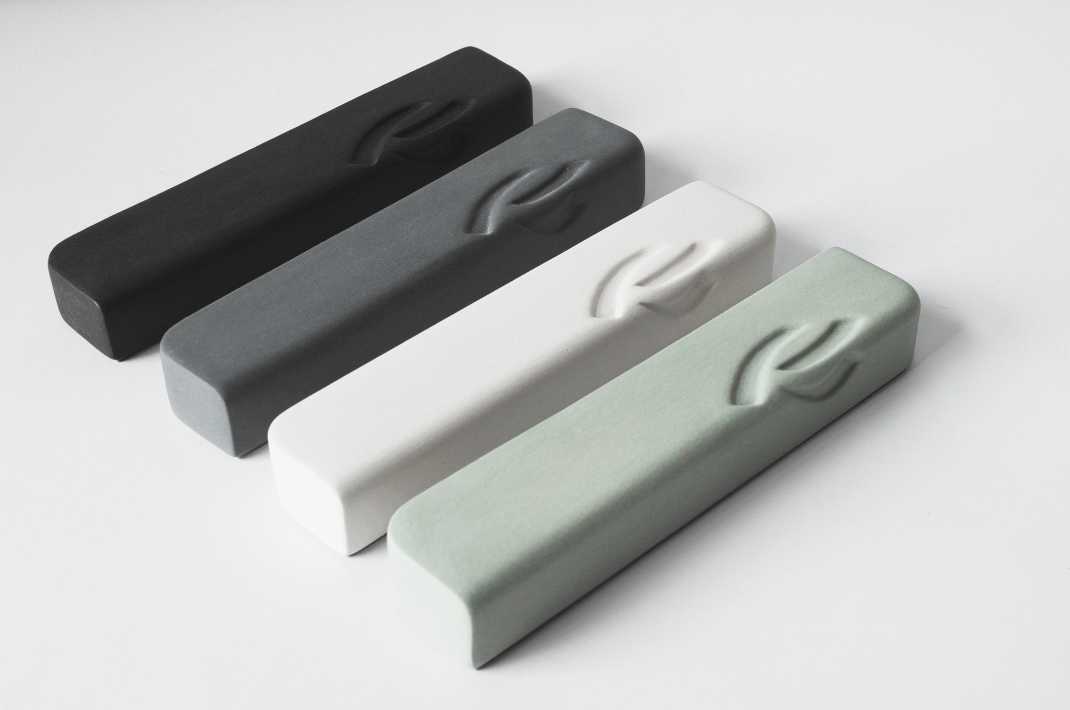 Mezuzah case, scroll case, modern Judaica, mezuzahs, Modern Mezuzah case, בית מזוזה מעוצב, מזוזות מעוצבות, יהלומיס