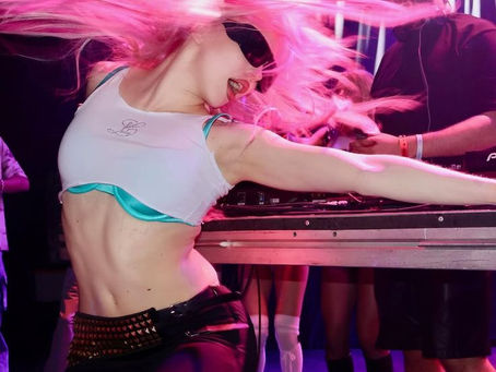 ADÉLA: The New Pop Star