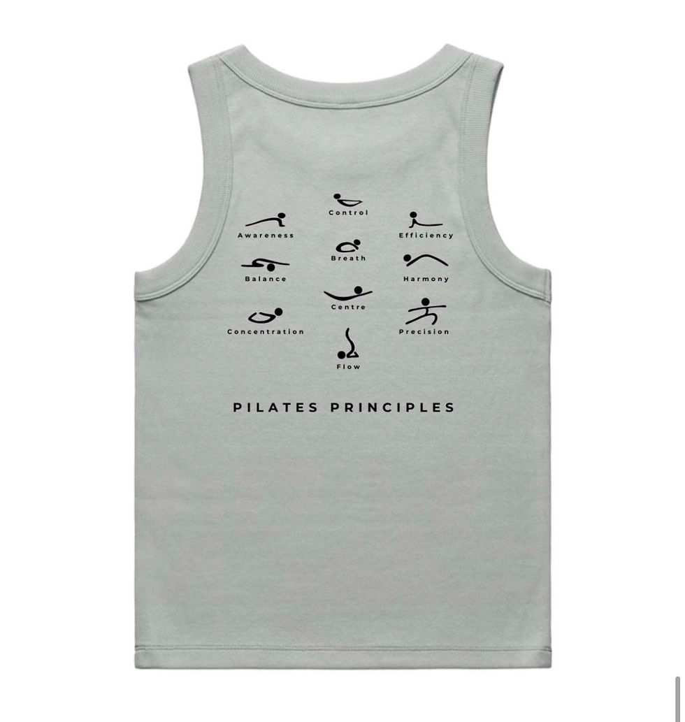 Arden Organic Ribbed Tank Top arkadan görünümü ve omuz kesim detayları.