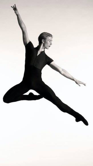 Robbie_Bird_English_Ballet_01.jpg