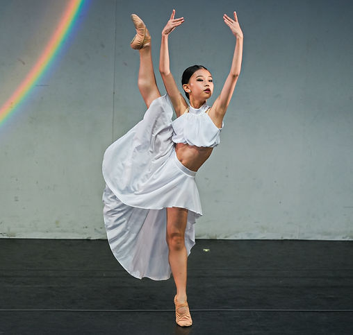 CHLOE- ATICHANAN-TREESOOKKASE-MODERN-BALLET-SESSION-1-43.jpg