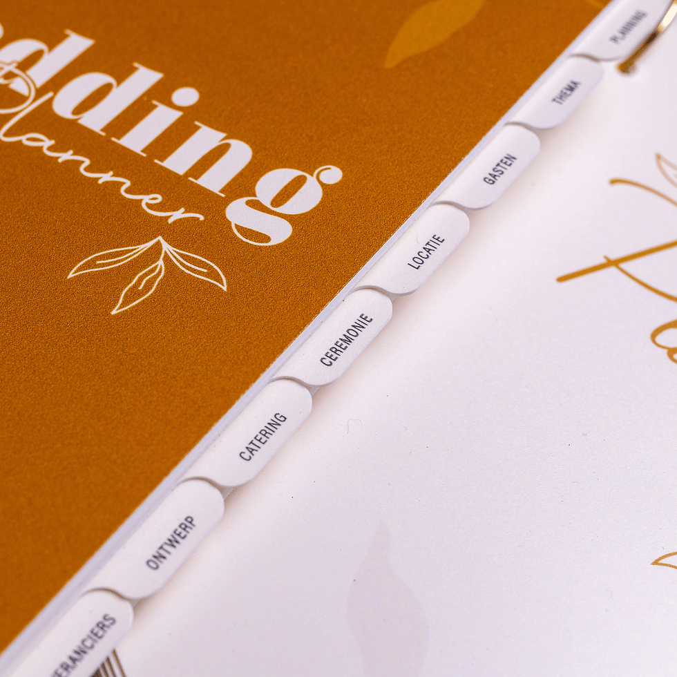 Zelf bruiloft organiseren aan de hand van de Viva La Wedding planner, een boek met 10 tabbladen als stappenplan voor het organiseren van jullie droombruiloft