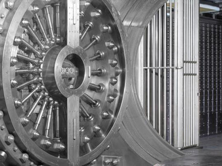 Commercial Banks Tighten Credit as Economy Slows