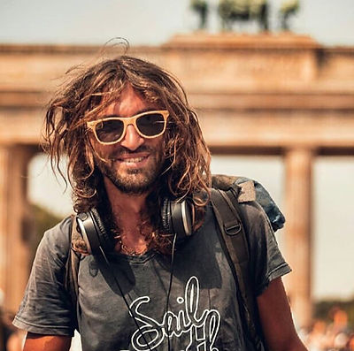 Adam Niczy_edited.jpg