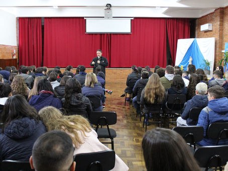 Arcebispo visita a Escola Maria Rainha, em Júlio de Castilhos