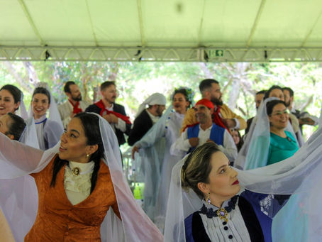 Invernada Artística do DTG das Dores se apresenta na Romaria