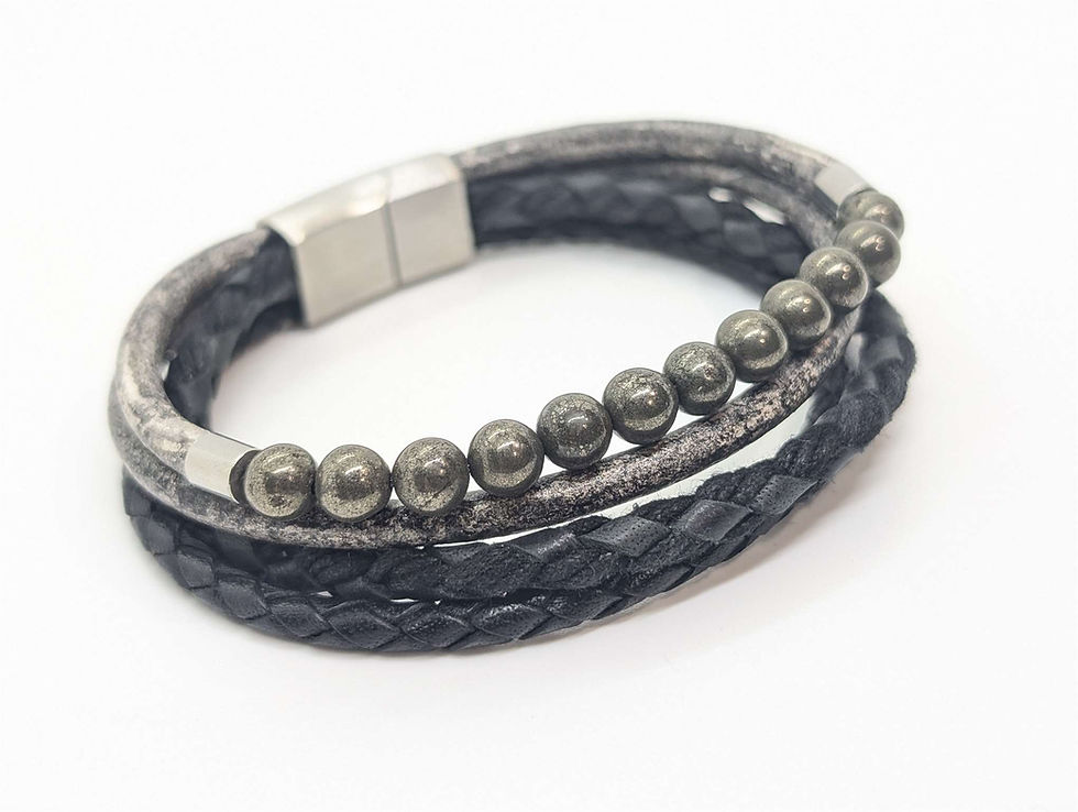 Bracelet Homme Pyrite et Cuir Tressé - Multi Rangs Noir - Fermoir Magnétique Acier vu de face