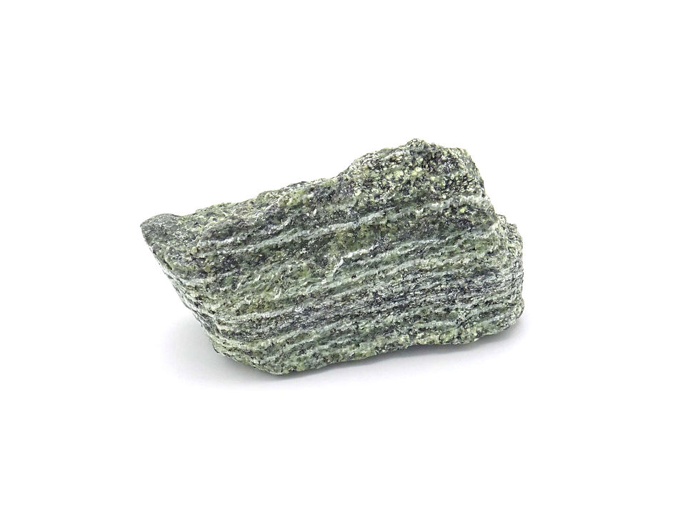 vue de face d'une pierre semi précieuse brut