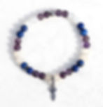 bracelet pierre naturelle femme en améthyste, lapis-lazuli et pierre de lune avec une petite clef en inox vue de haut. pierre semi-précieuse.