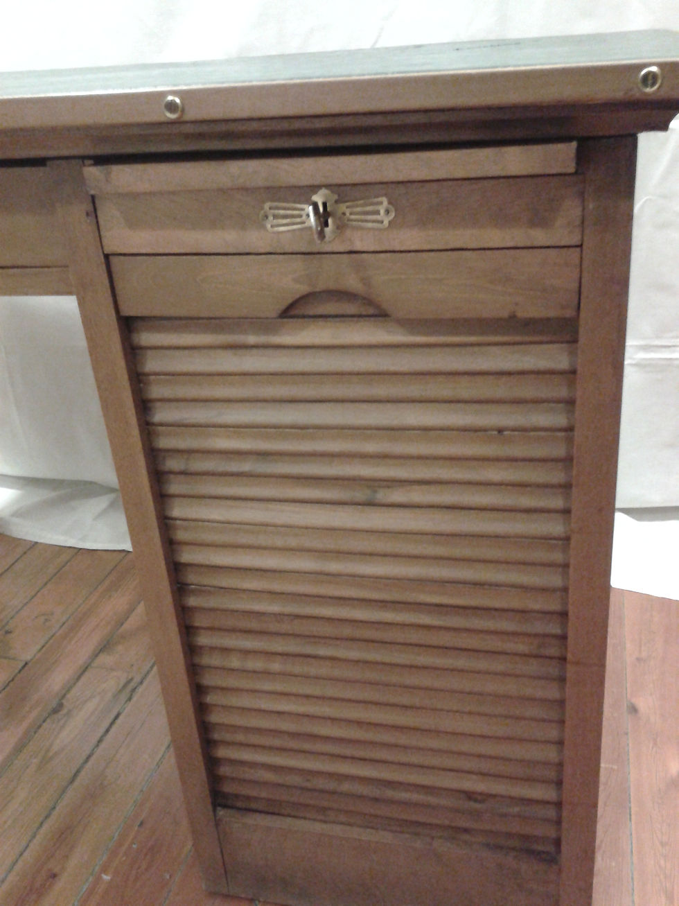 Miniatura: Mesa despacho en madera de roble