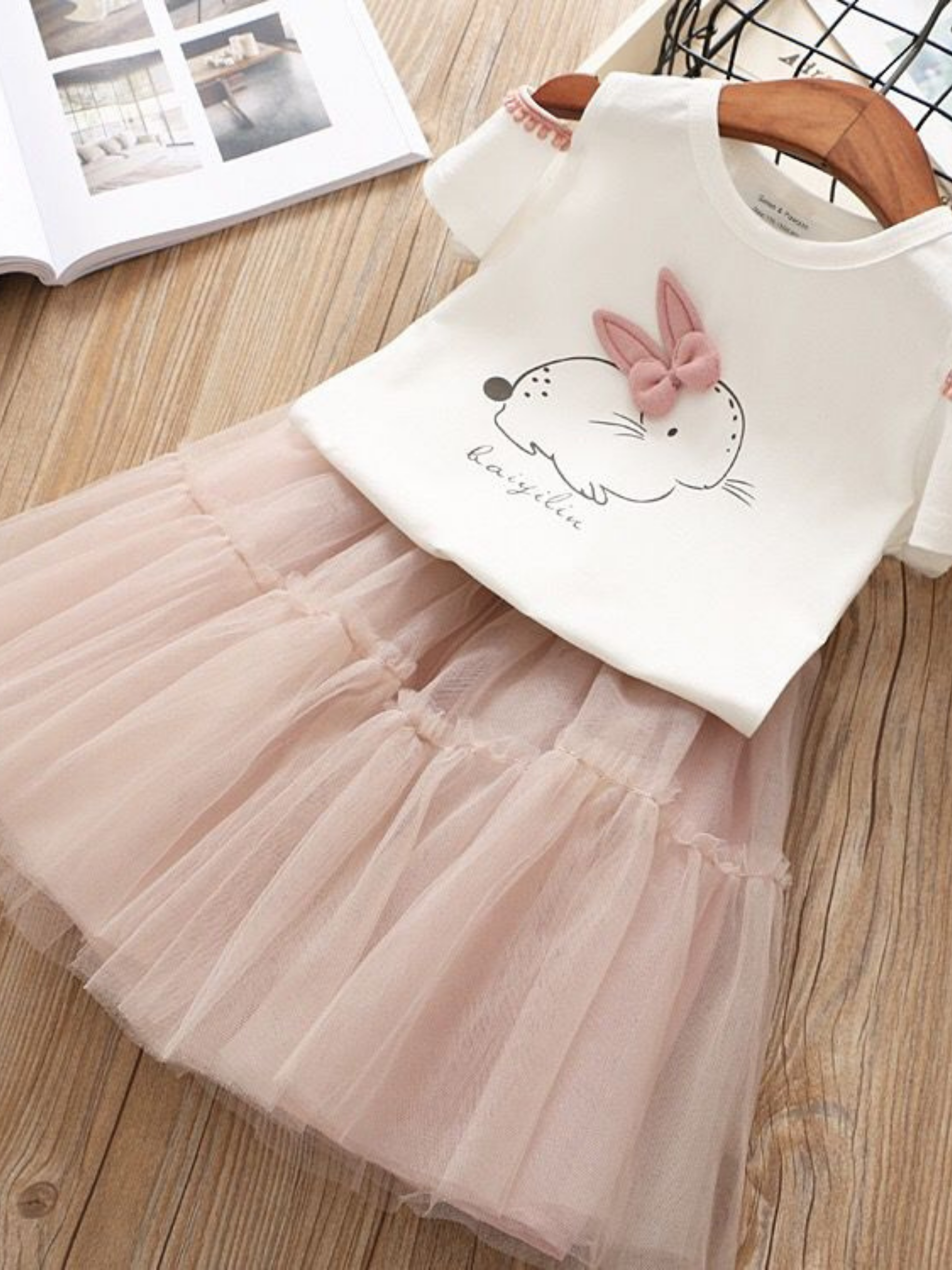 Skirt&Blouse with Rabbit print (3-8yrs)