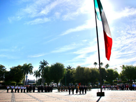 Elementos de la Policía Estatal Preventiva presentes en el acto conmemorativo del 1 de Mayo, Día del Trabajo en México celebrado en la explanada de Palacio de Gobierno