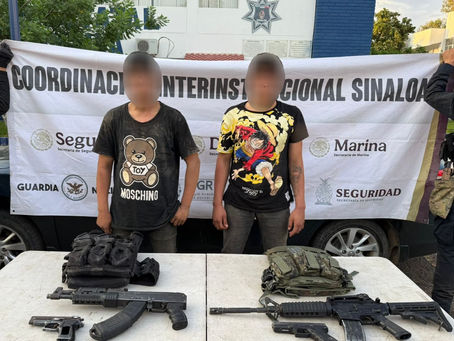 Grupo Interinstitucional detiene a 2 civiles y asegura armamento, municiones, equipo táctico y un vehÃculo en Navolato