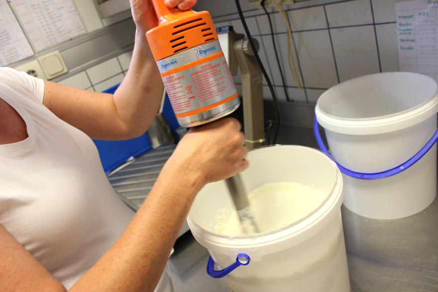 Gut durchmixen! - foto © Bäckerei Wienerroither GmbH