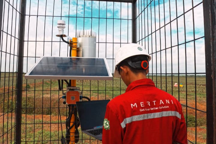 Instalasi Automatic Weather Station yang dilakukan oleh Tim Mertani menjadi langkah penting dalam mendukung pemantauan kondisi lingkungan secara berkelanjutan.
