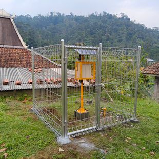 Instalasi Landslide Early Warning System di Banyumas: Langkah Strategis Pemantauan Pergerakan Tanah Secara Real-Time