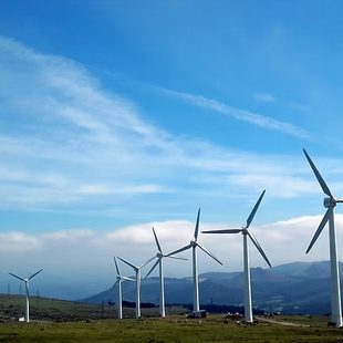 Energi Terbarukan vs Tak Terbarukan: Perbedaan, Dampak, dan Masa Depan Energi Dunia