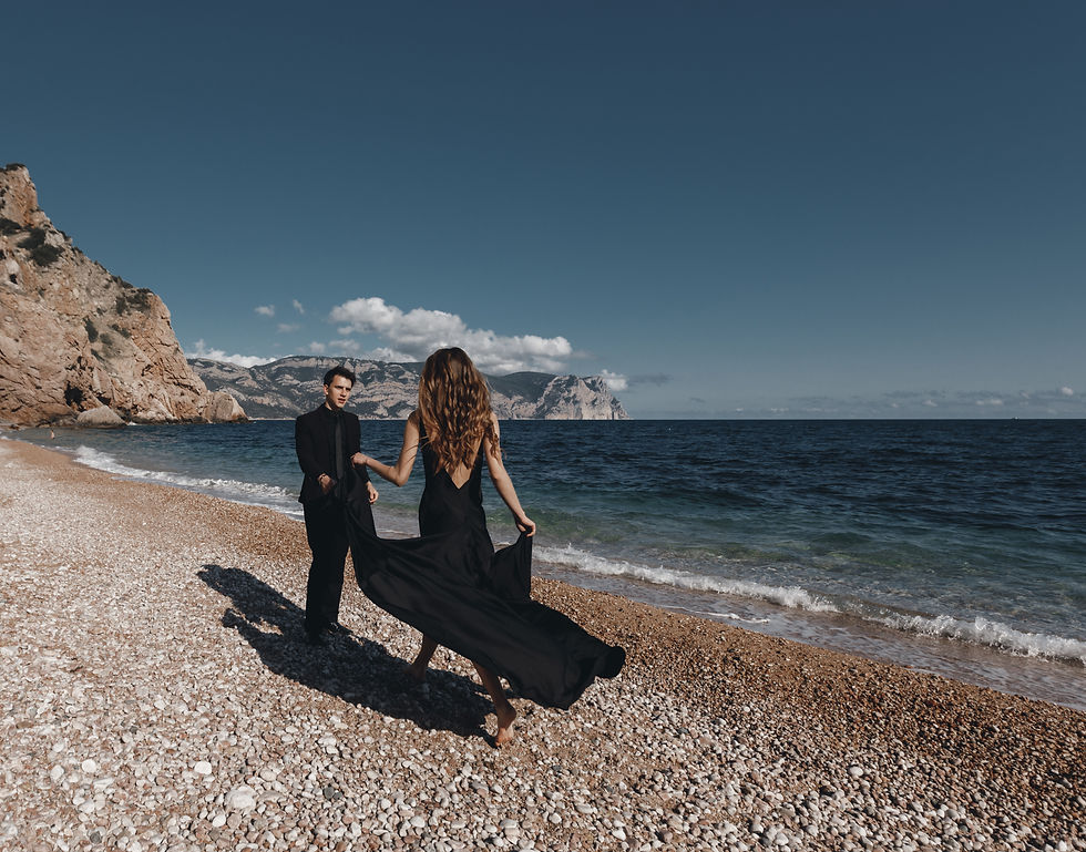 elegant-couple-love-outdoor-beach.jpg