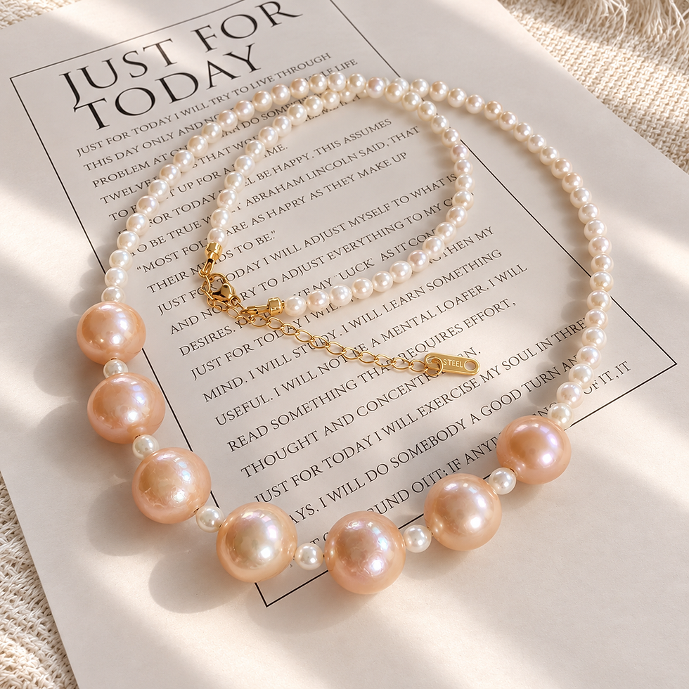 Honey pearl necklace with lobster clasp and extender chain, Edison pearl detail