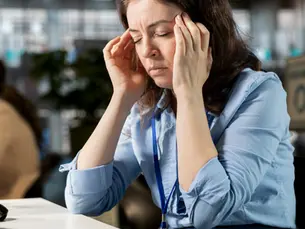 Stress Do Tích Tụ Cảm Xúc: Khi Không Nói Ra Khiến Tâm Lý “Bùng Nổ”