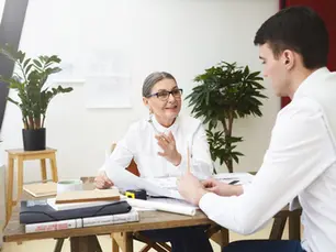 Chuyên gia trị liệu tâm lý là ai và họ giúp bạn như thế nào?
