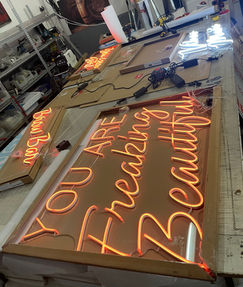 Fabrication néon lumineux 