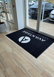 Tapis de sol personnalisé logo.jpg