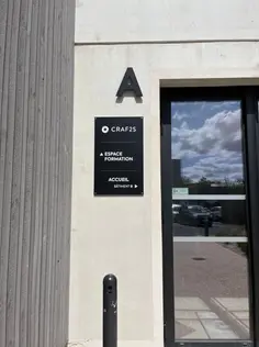 Panneau signalétique