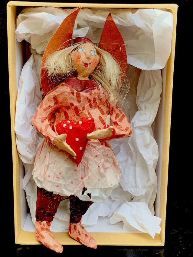 Figur "Engel" aus Papiermaché von Dorothea Siegert