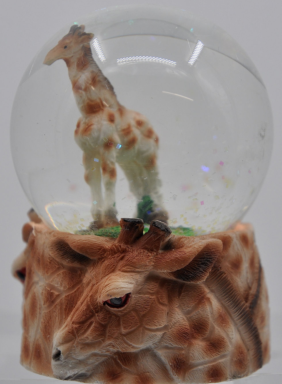 Schneekugel mit Tiersujets Giraffe