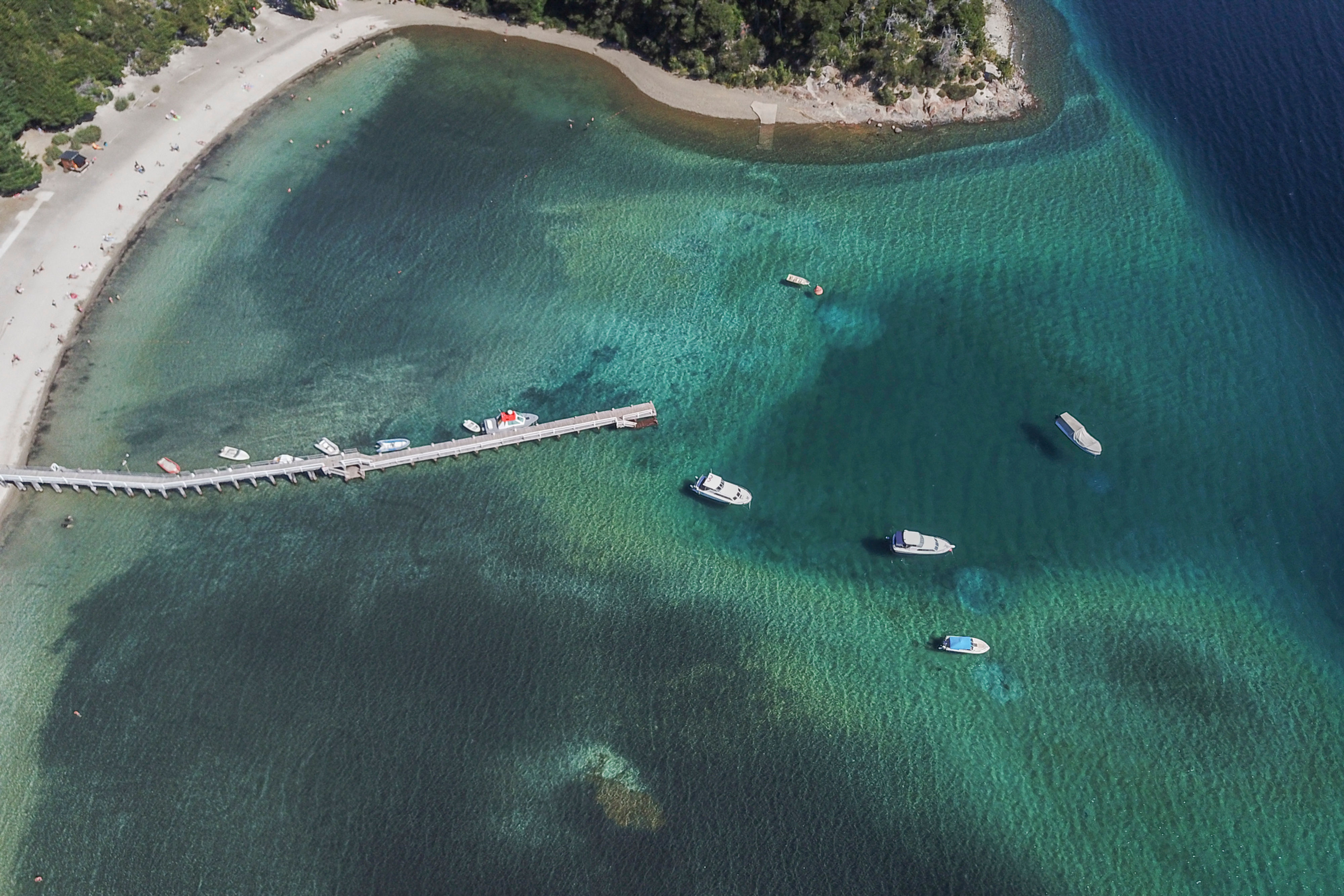 DE LA ESMERALDA AL ZAFIRO