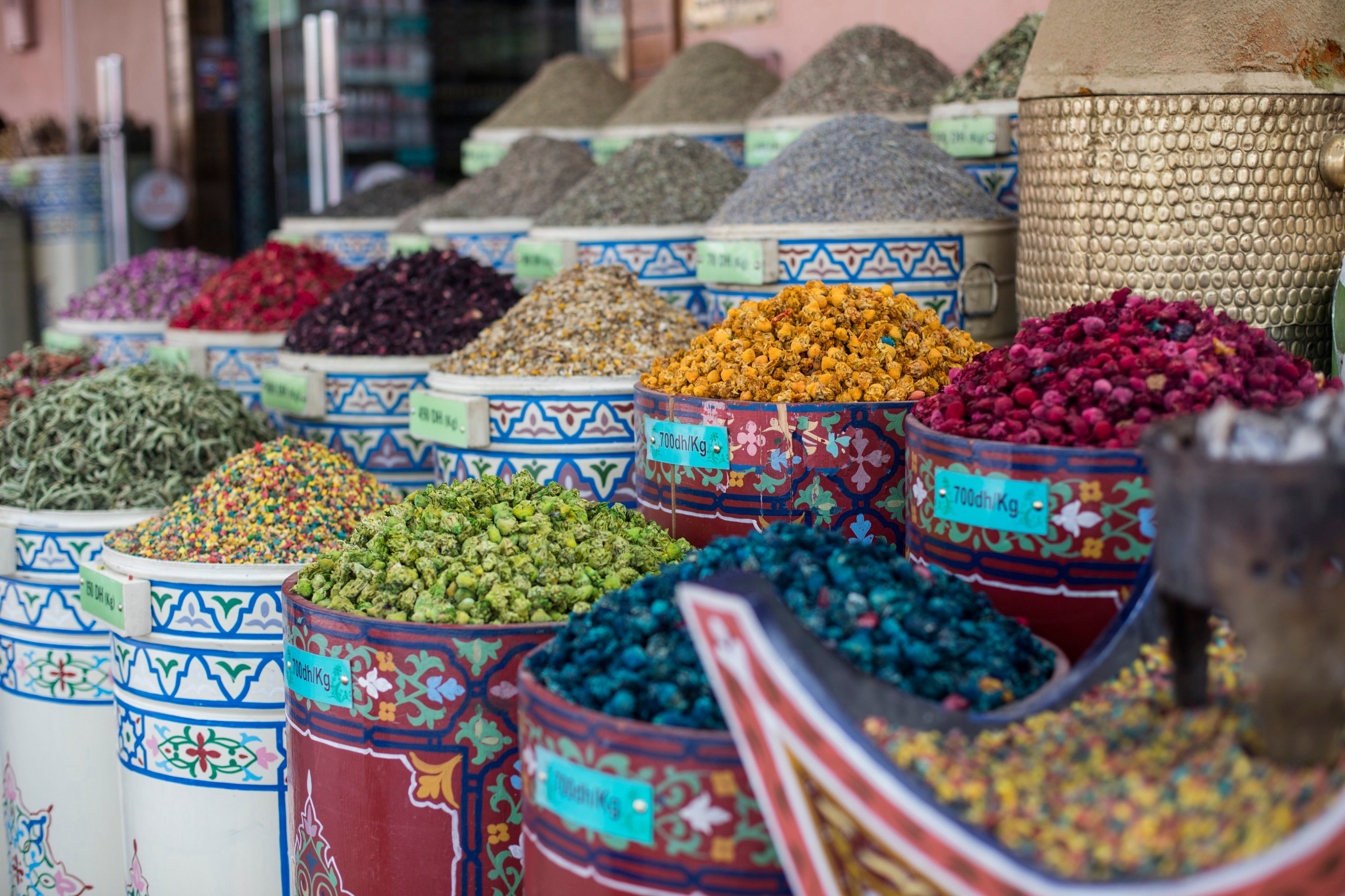 LES COULEURS DU SOUK