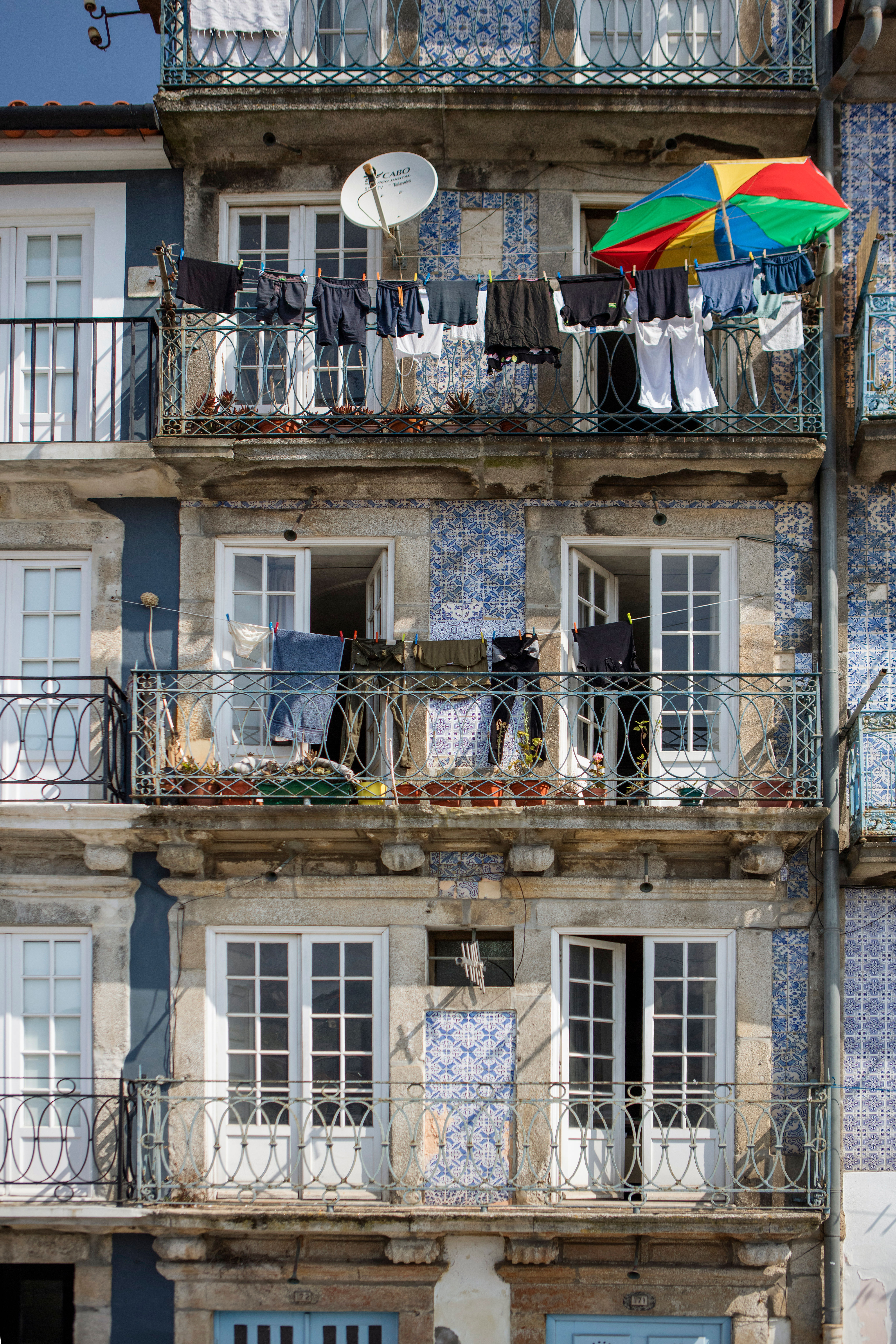 SERIE "JANELAS DE PORTUGAL"