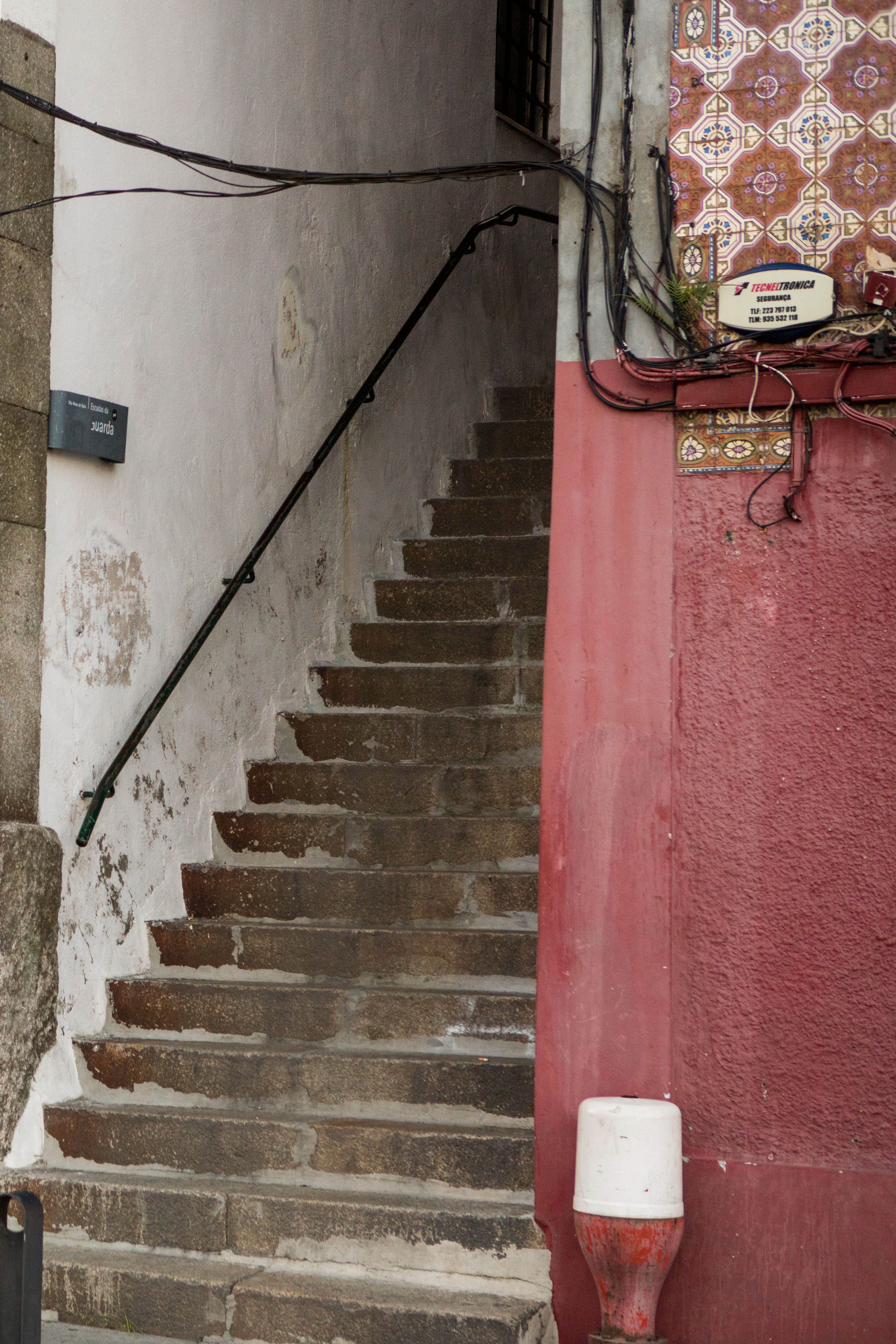 LADDER UP FOR TRENCH