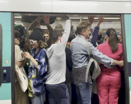 Cramped or Crowded? 2 great adjectives that you can start using today