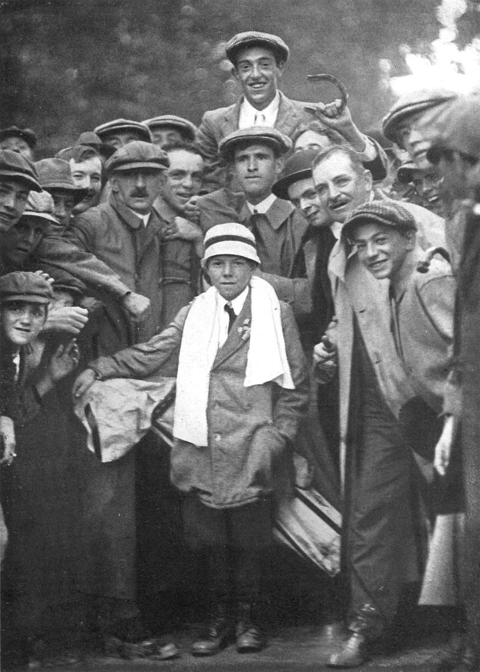 Francis_Ouimet_carried_and_Eddie_Lowery_