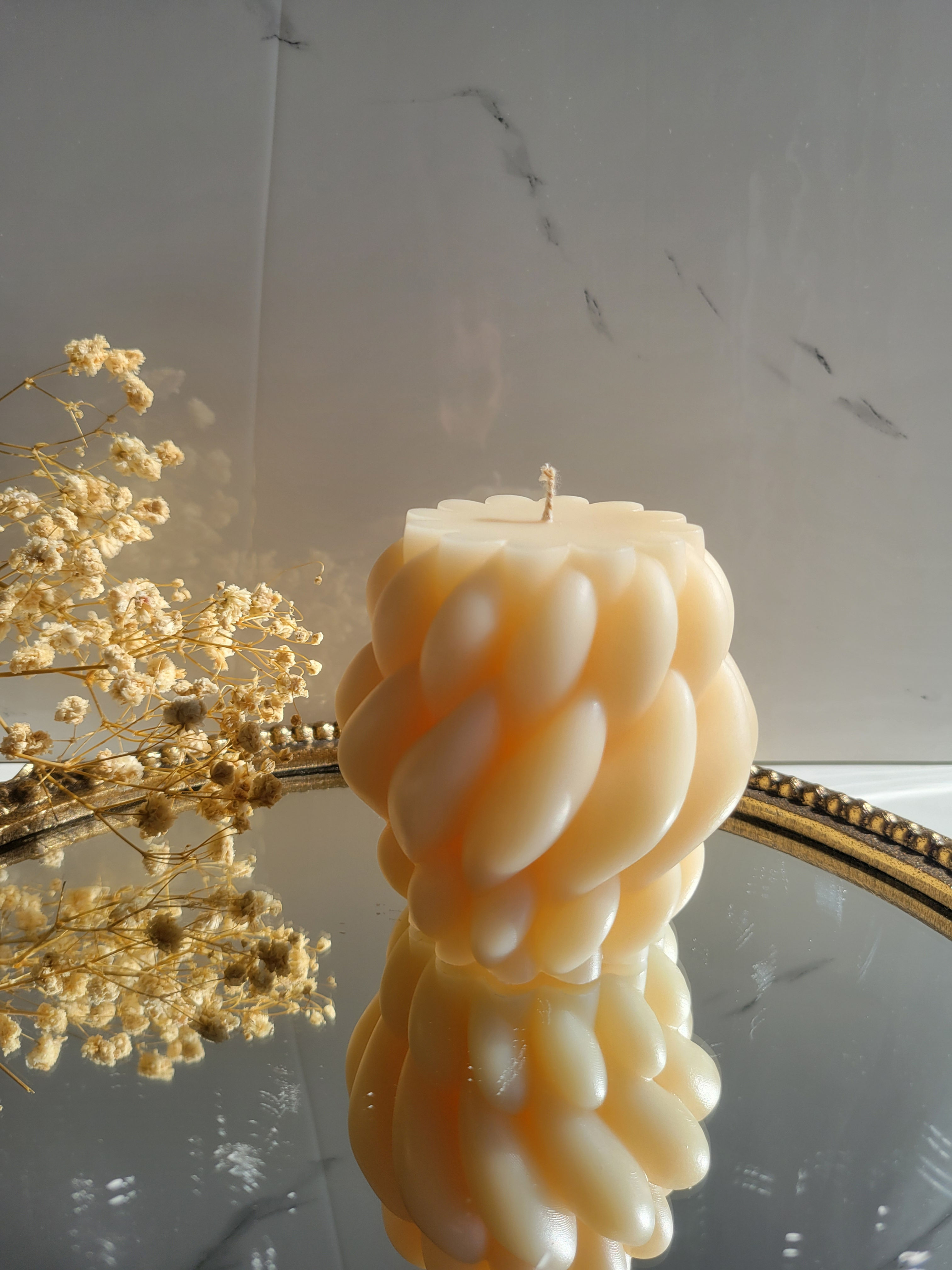 M Swirl twisted knot candle