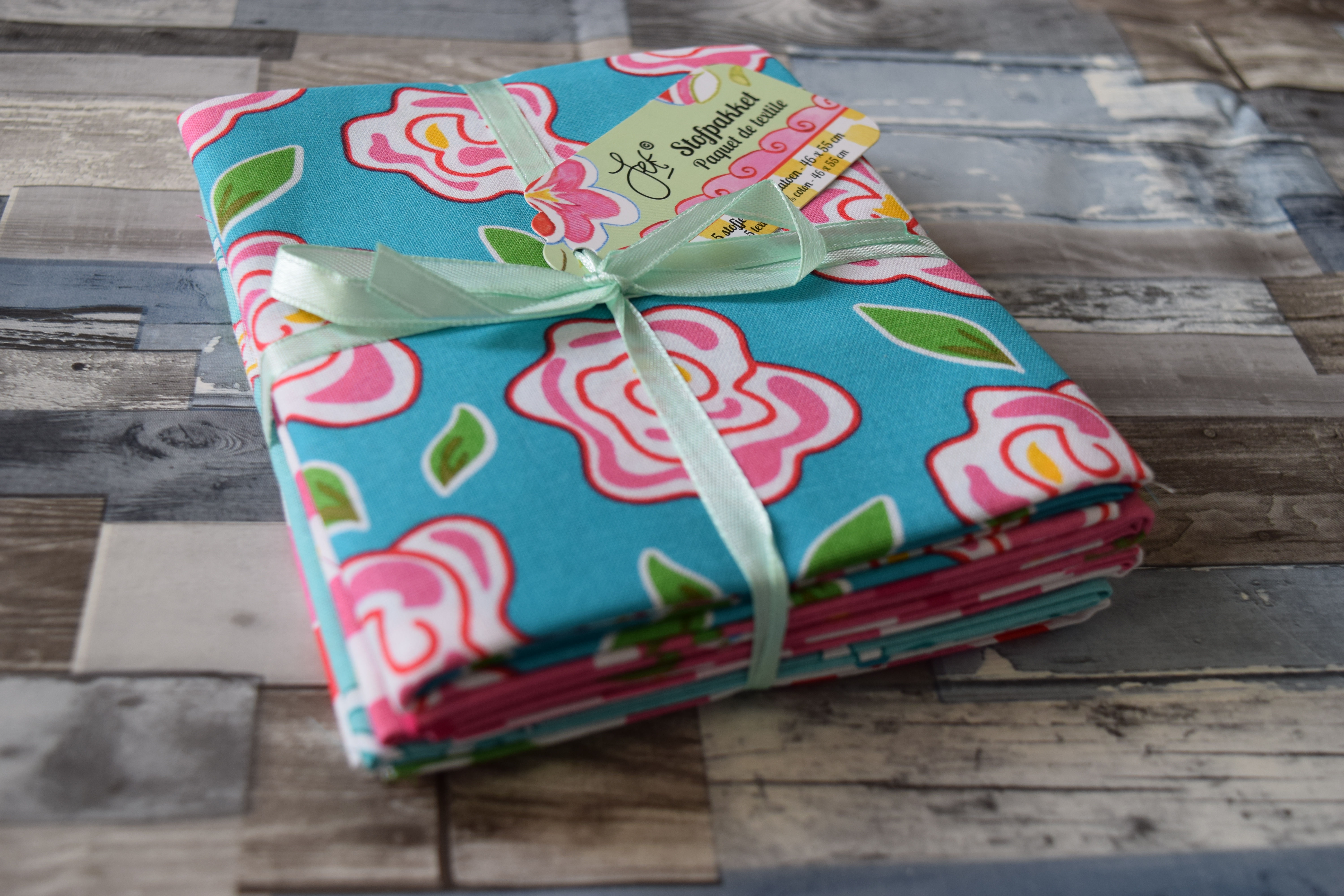 חבילת 5 בדים באיכות מעולה - JET Blue Flowers