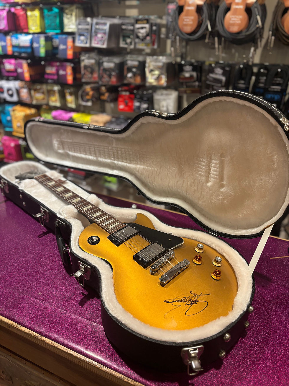 Thumbnail: 2011 Gibson Les Paul Studio Gold Top (Signed by Joe Bonamassa) 