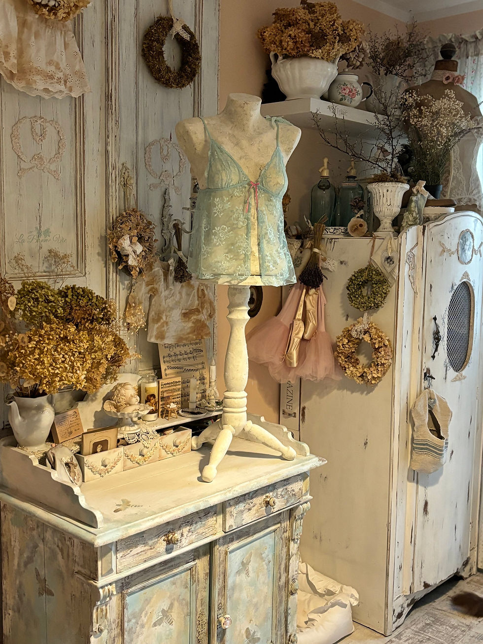 Miniatura: Manekin Shabby chic
