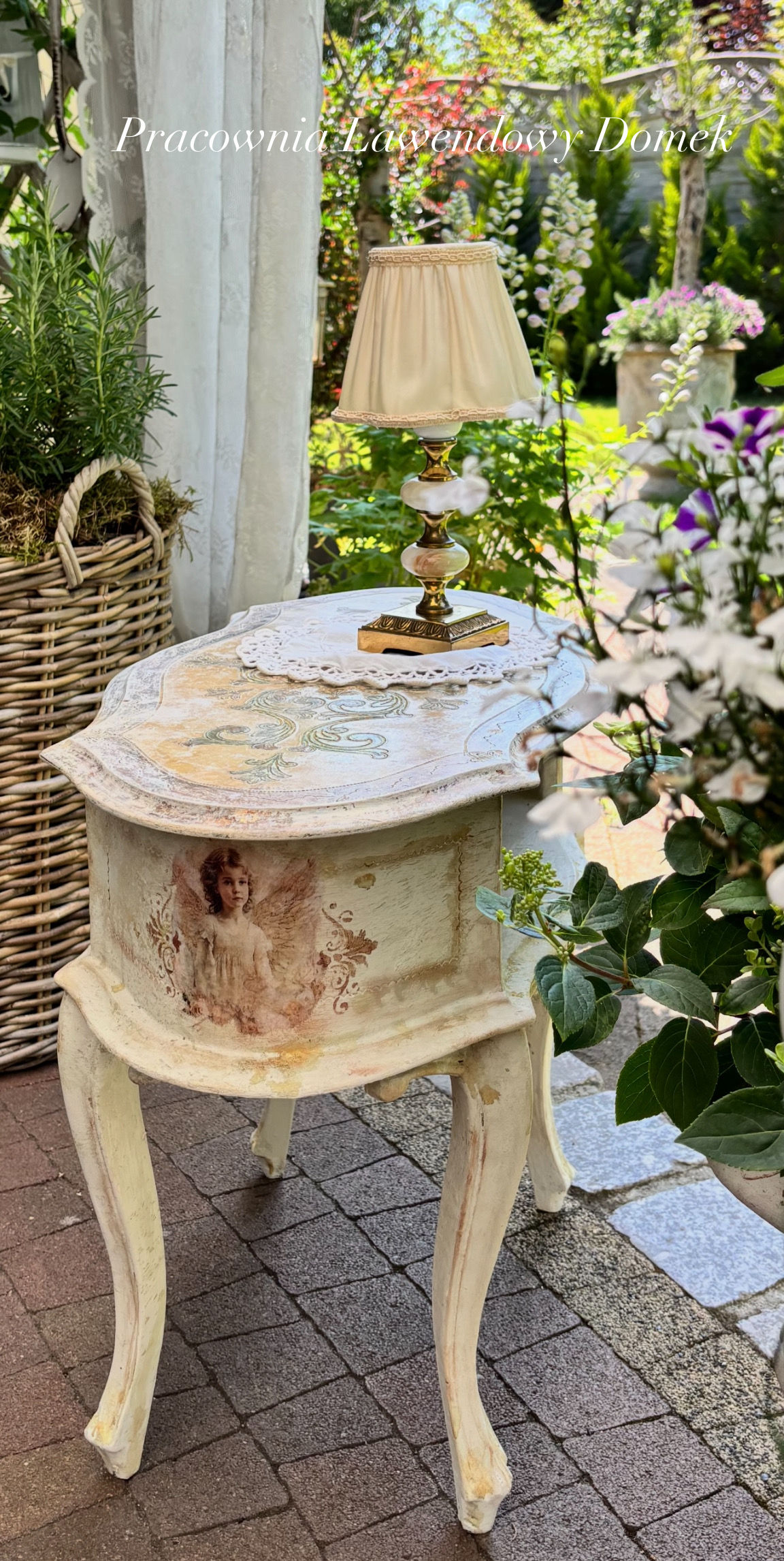 Stolik ludwikowski owalny