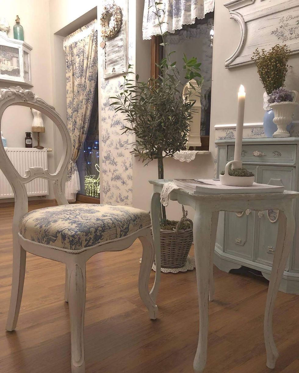 Miniatura: Krzesło ludwikowskie Shabby chic