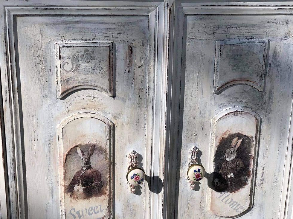 Miniatura: Komódka Shabby chic
