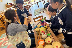 クラス活動を行います